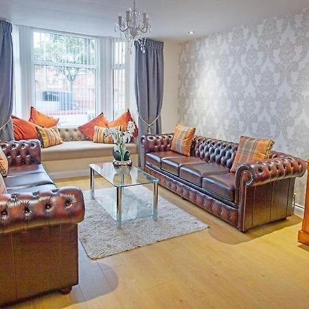 Scarborough Stays - Luxury Townhouse Ideal For Large Groups - Hot Tub Екстериор снимка