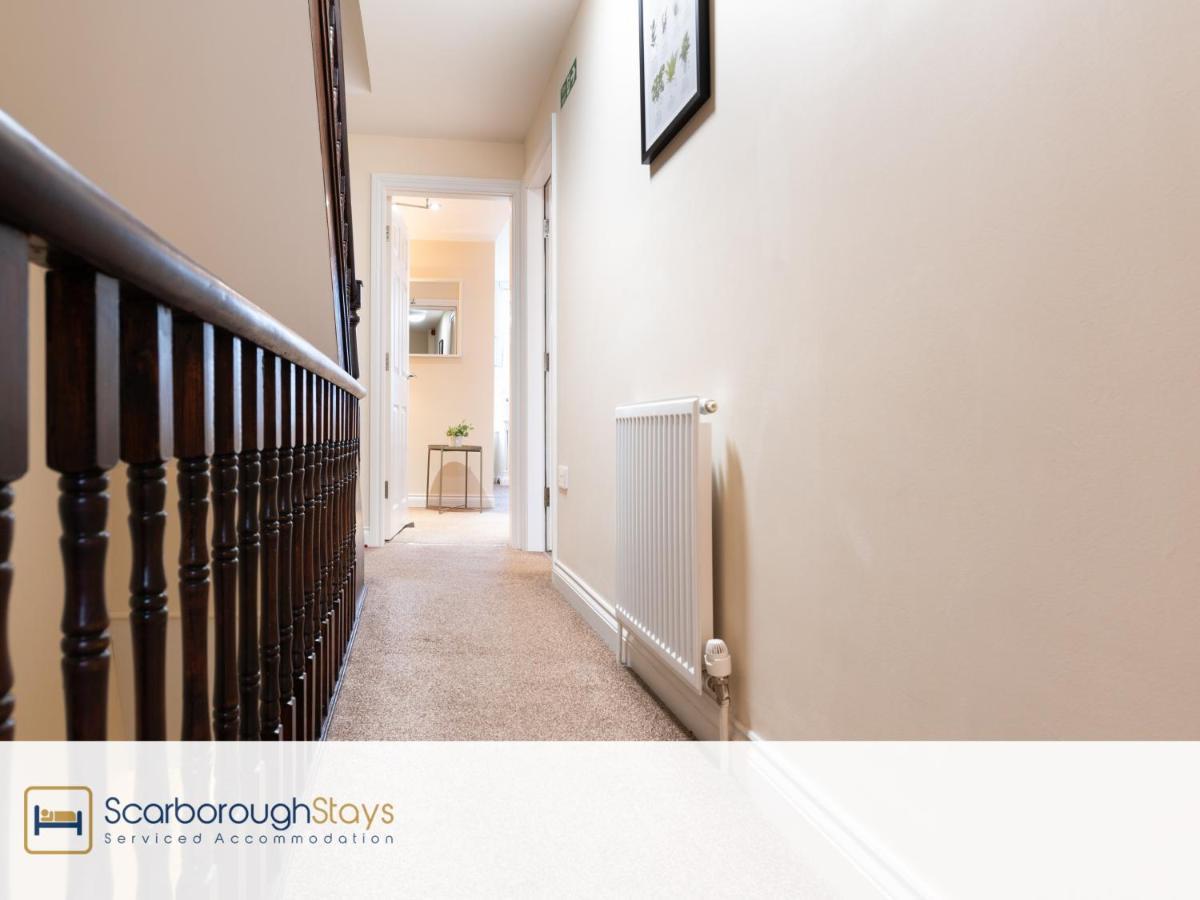 Scarborough Stays - Luxury Townhouse Ideal For Large Groups - Hot Tub Екстериор снимка